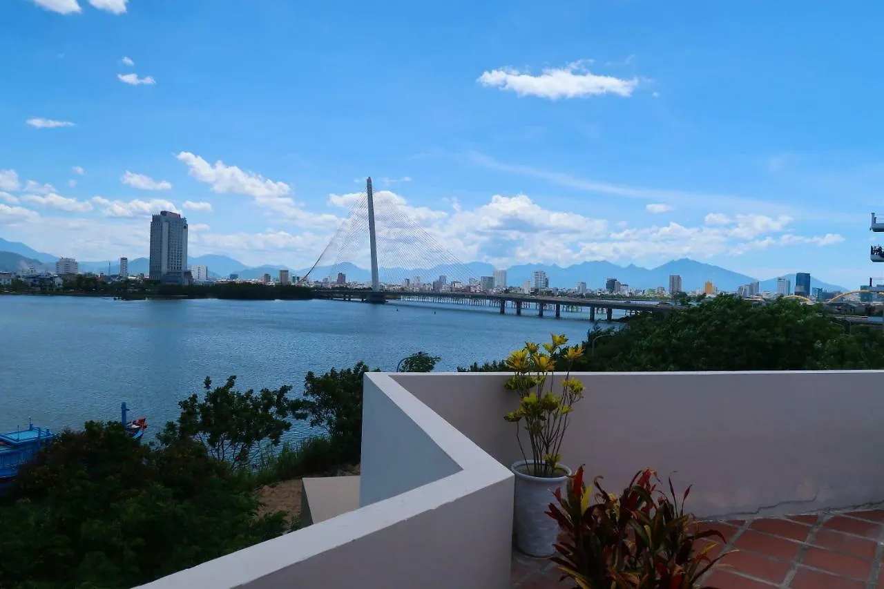 Sundrops Corner & Cafe Apartment Da Nang